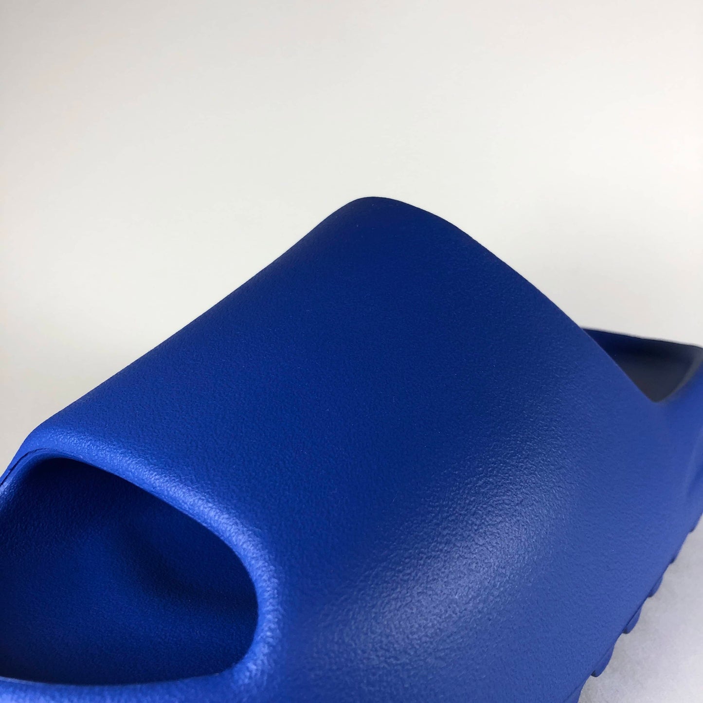 Adidas Yeezy Slide Azure Links