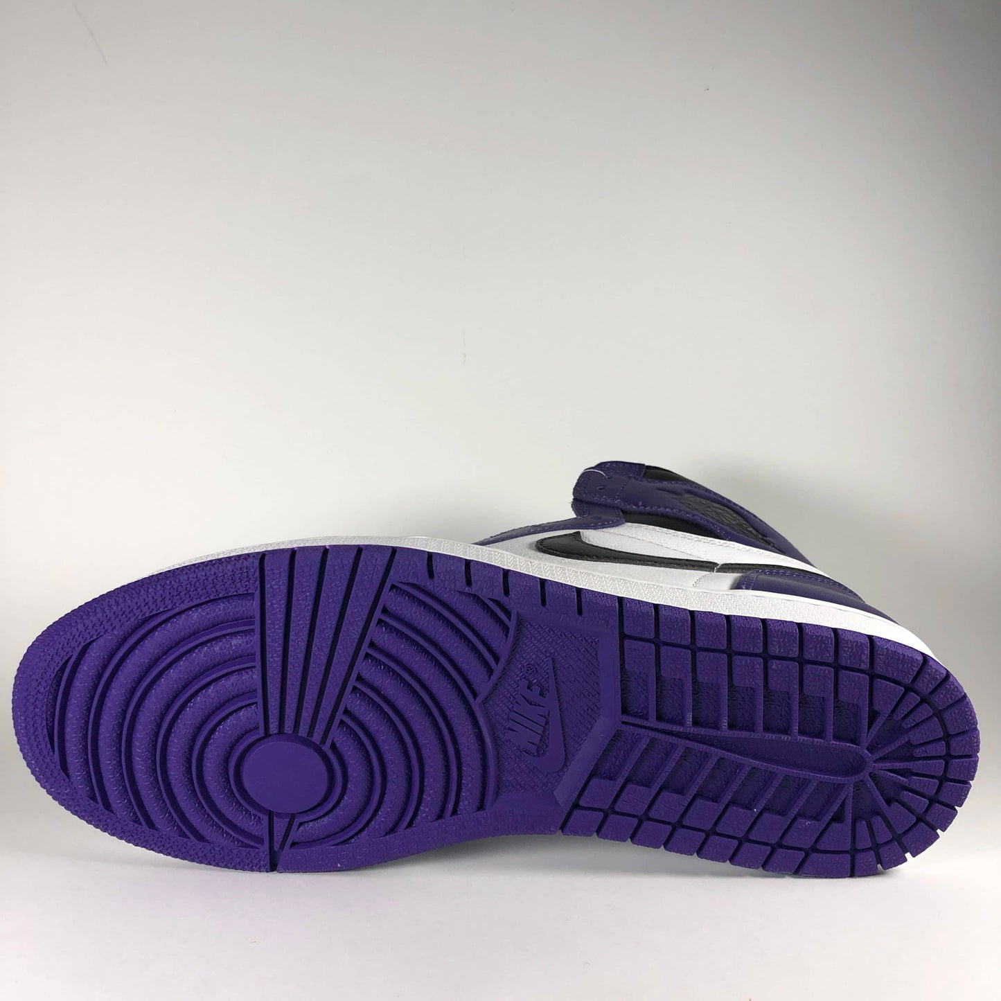 Nike Air Jordan 1 Retro High Court Purple White (GS) Sohle