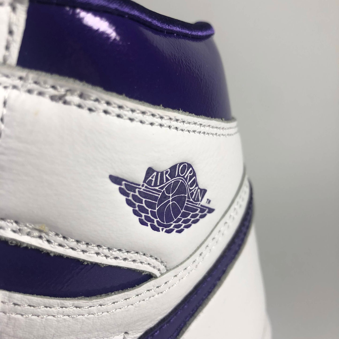 Nike Air Jordan 1 Retro High Court Purple Wing
