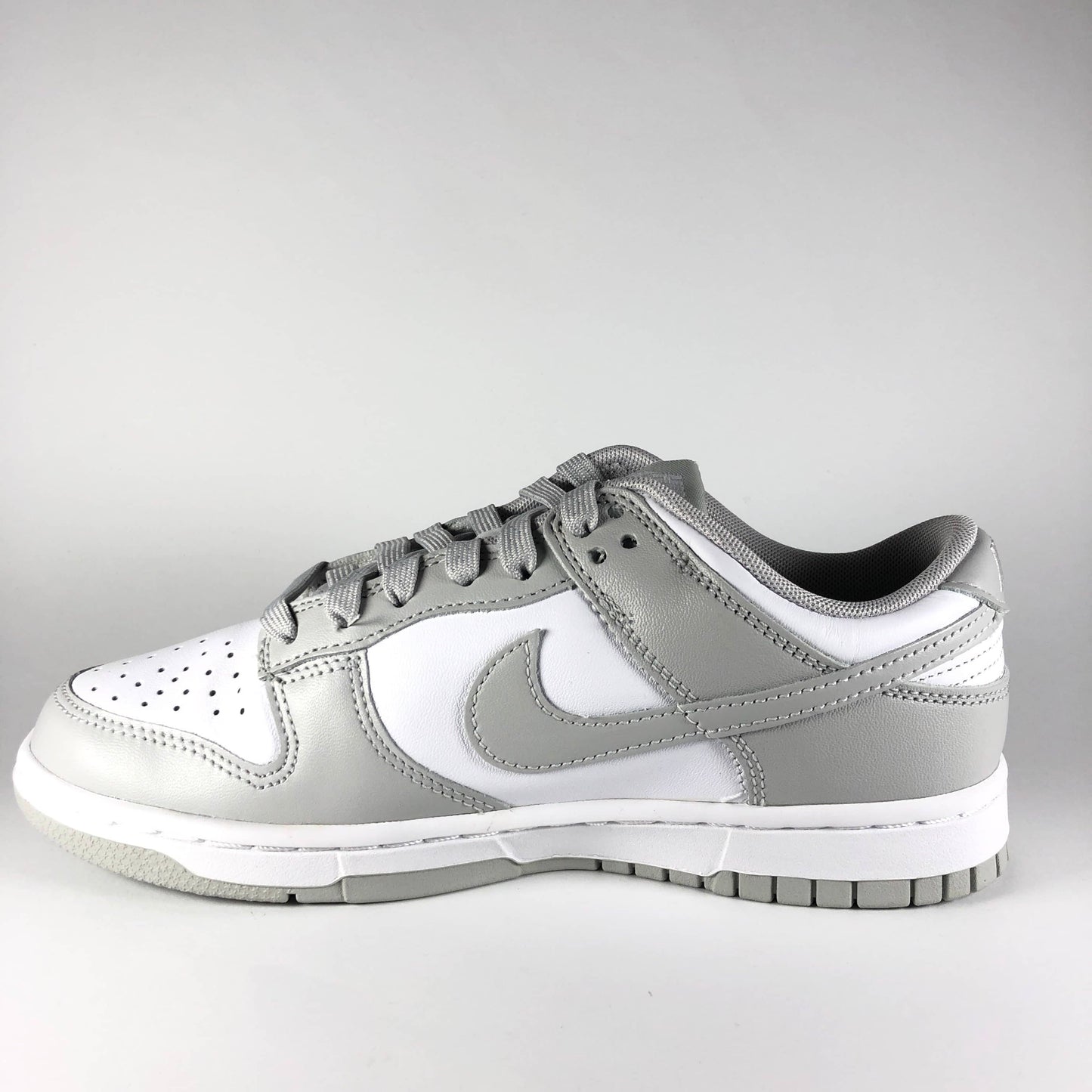 Nike Dunk Low Grey Fog Rechts