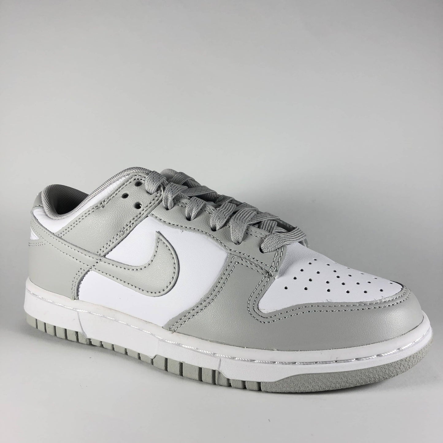 Nike Dunk Low Grey Fog Rechts
