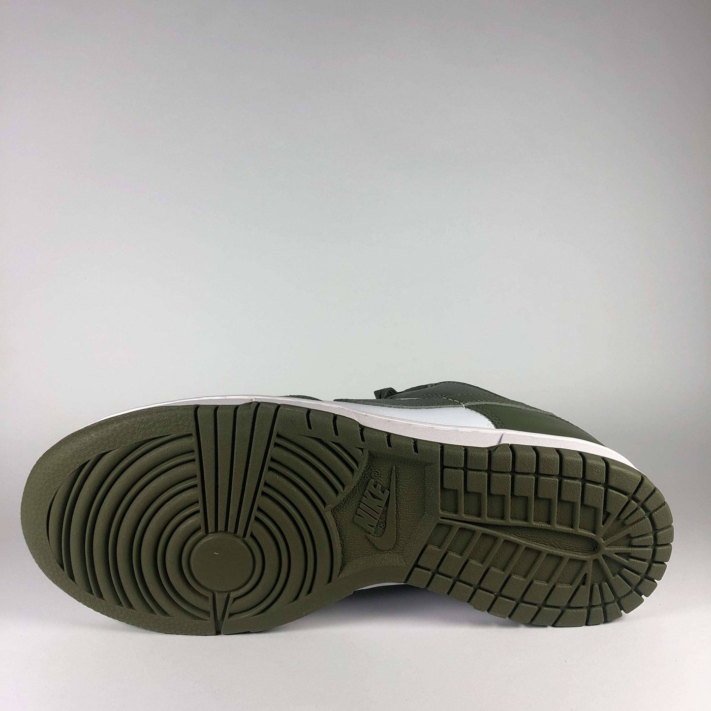 Nike Dunk Low Medium Olive Sohle