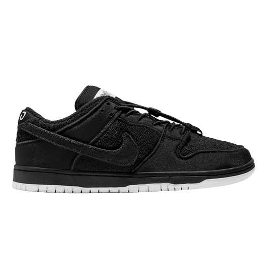 Nike SB Dunk Low Gnarhunters