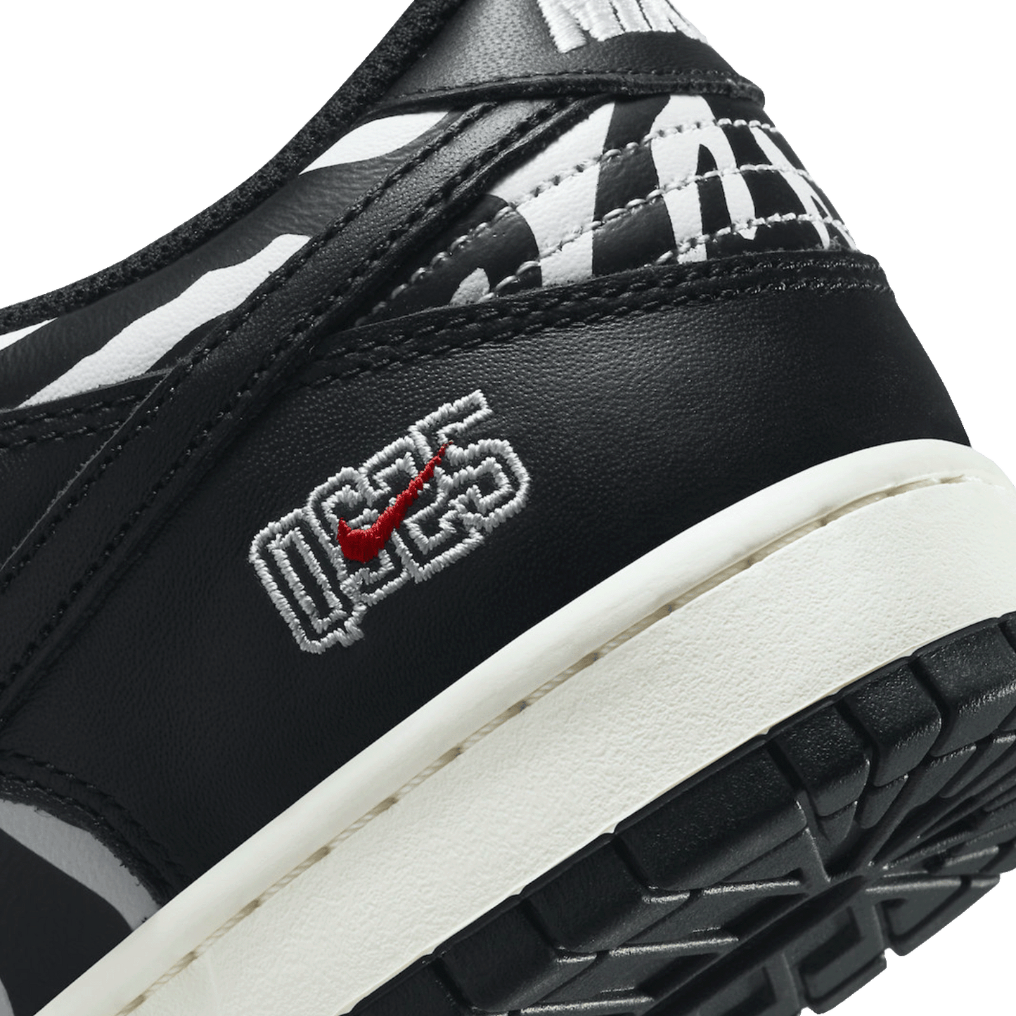 Nike SB Dunk Low OG QS Quartersnacks Zebra Detail