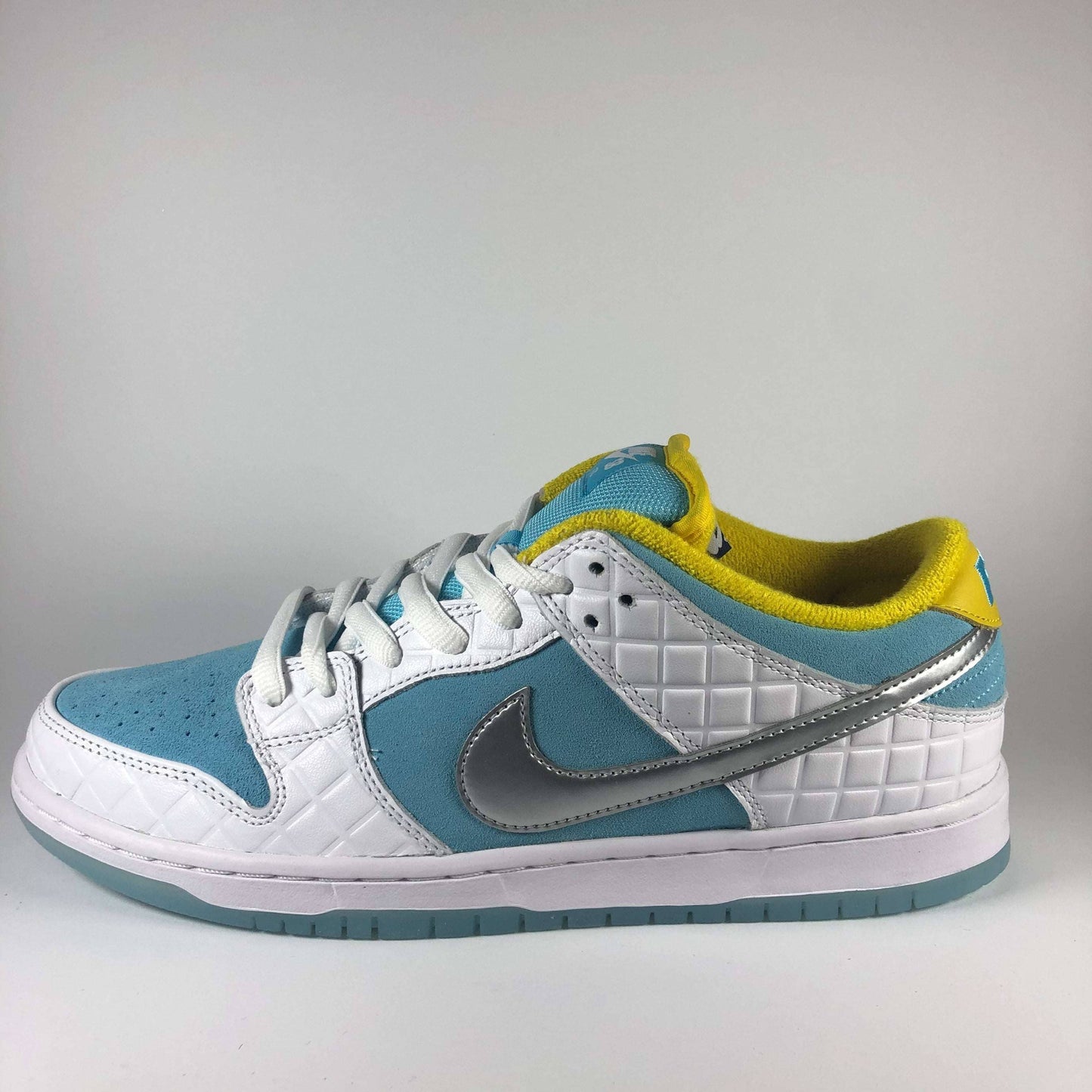 Nike SB Dunk Low Pro FTC Lagoon Pulse Links
