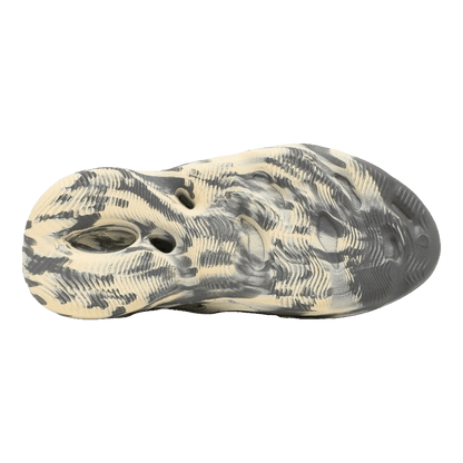 adidas Yeezy Foam RNNR MXT Moon Gray Sohle
