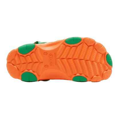 Crocs Classic All-Terrain Clog Carrots (GS) Sohle