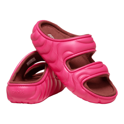 Crocs Classic Cozzzy Overpuff Sandal Dragon Fruit Side