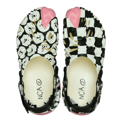 Crocs Pollex Clog by Salehe Bembury x Nina Chanel Abney Art Friends Thumbs Up Good Job Oben