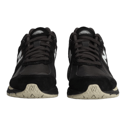 New Balance 2002R Black Timber Wolf White Oben U2002RL