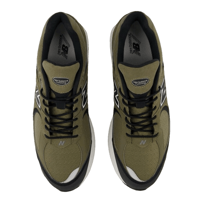 New Balance 2002R Gore-Tex Olive Oben M2002RXU