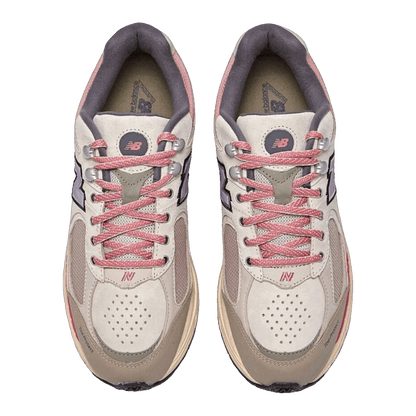 New Balance 2002R Hiking Pack Beige Oben M2002RWL