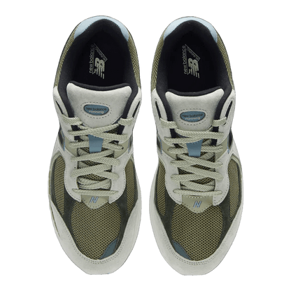 New Balance 2002R Silver Pine Olive Leaf Oben M2002RFT