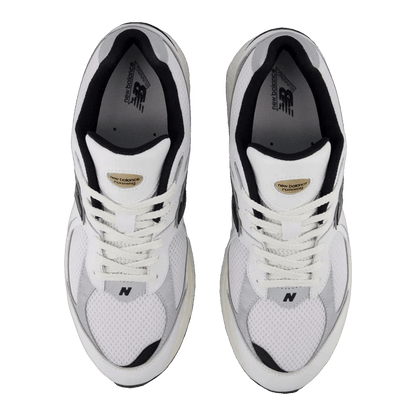 New Balance 2002R White Black Gold Metallic Oben M2002RPN