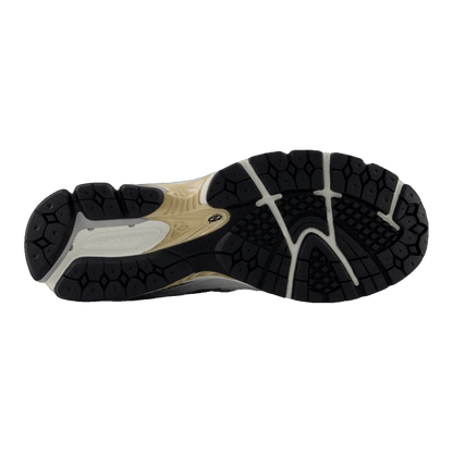 New Balance 2002R White Black Gold Metallic Sohle M2002RPN