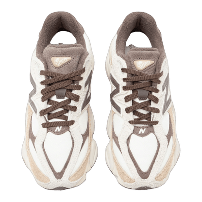 New Balance 9060 Earth Shadow Bisque Oben