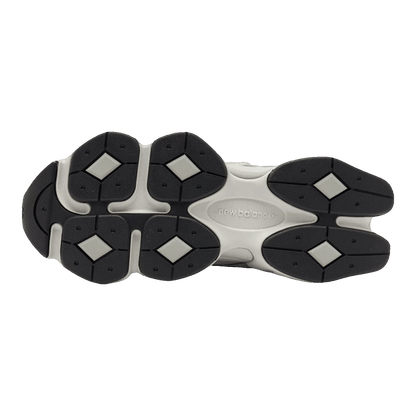 New Balance 9060 Light Grey Silver Metallic Sohle