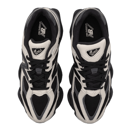 New Balance 9060 Off White Black Oben