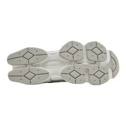 New Balance 9060 Silver Metallic Grey Sohle