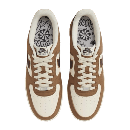 Nike Air Force 1 Low '07 LV8 Notebook Doodle Pack Light British Tan Oben