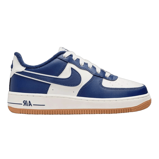 Nike Air Force 1 Low LV8 2 White Swoosh Panda (GS) Sohle