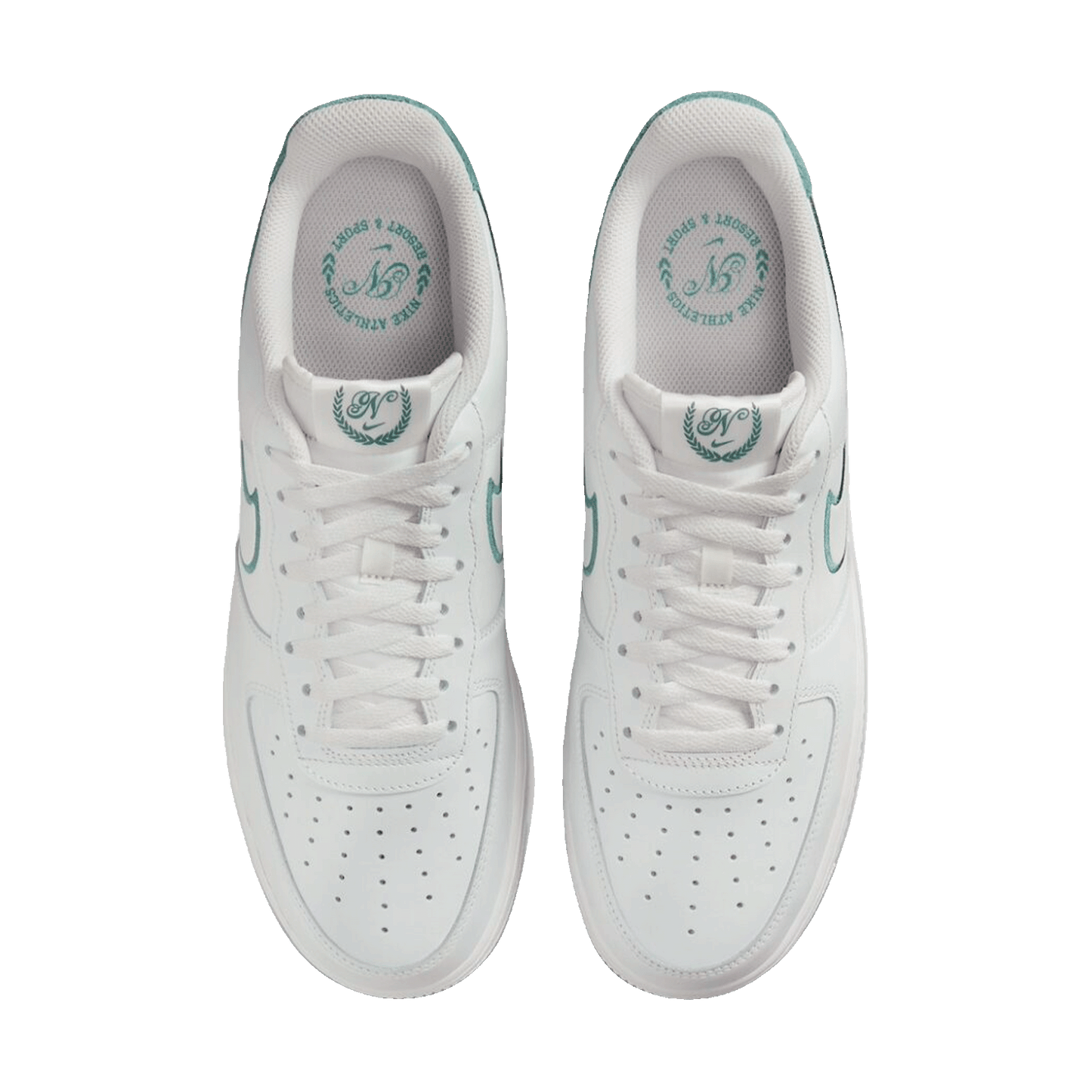 Nike Air Force 1 Low Resort and Sport Oben
