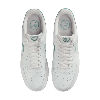 Nike Air Force 1 Low Resort and Sport Oben