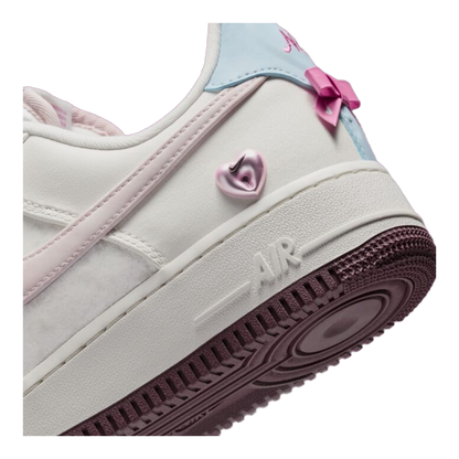 Nike Air Force 1 Low Valentine's Day (2026) (W) Detail IQ4937-161
