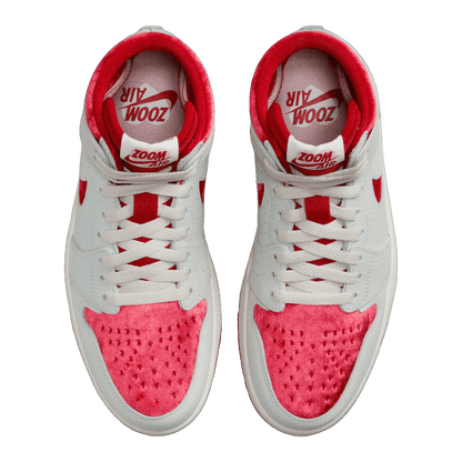 Nike Air Jordan 1 High Zoom Air CMFT 2 Valentine's Day (2023) (W) Oben