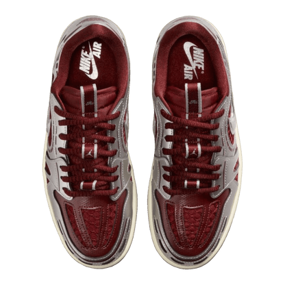 Nike Air Jordan 1 Low Method of Make V3 Dark Team Red Metallic Silver (W) Oben