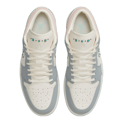 Nike Air Jordan 1 Low Soft Pearl Gem Studded Swoosh Oben IH7319-001