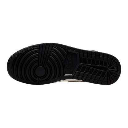 Nike Air Jordan 1 Mid Satin Grey Toe Sohle