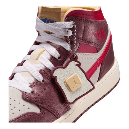 Nike Air Jordan 1 Mid SE Bread, Butter & Sole (GS) Detail