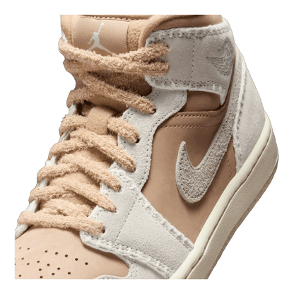 Nike Air Jordan 1 Mid SE Cozy Girl (W) Detail