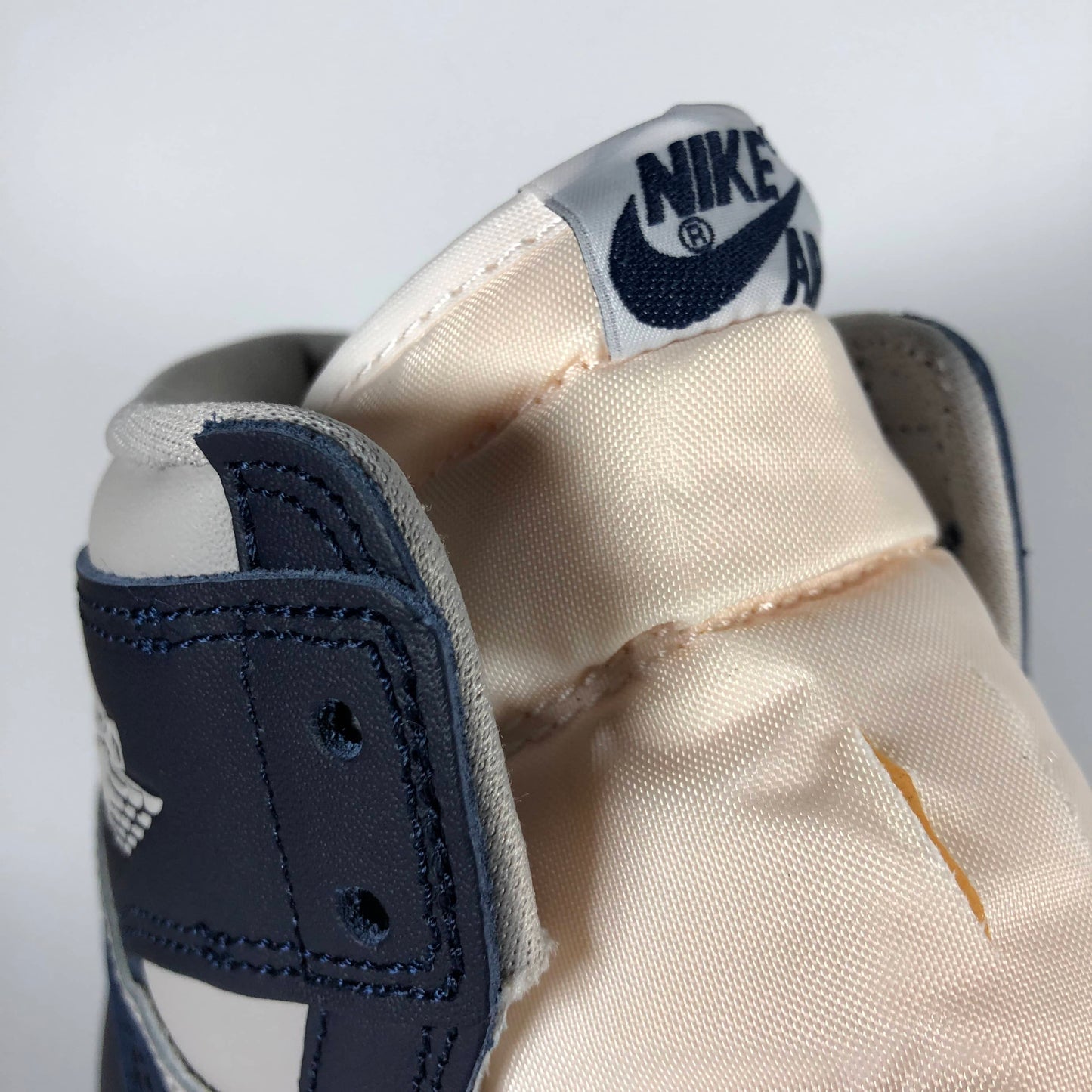 Nike Air Jordan 1 Retro High 85 Georgetown Tongue