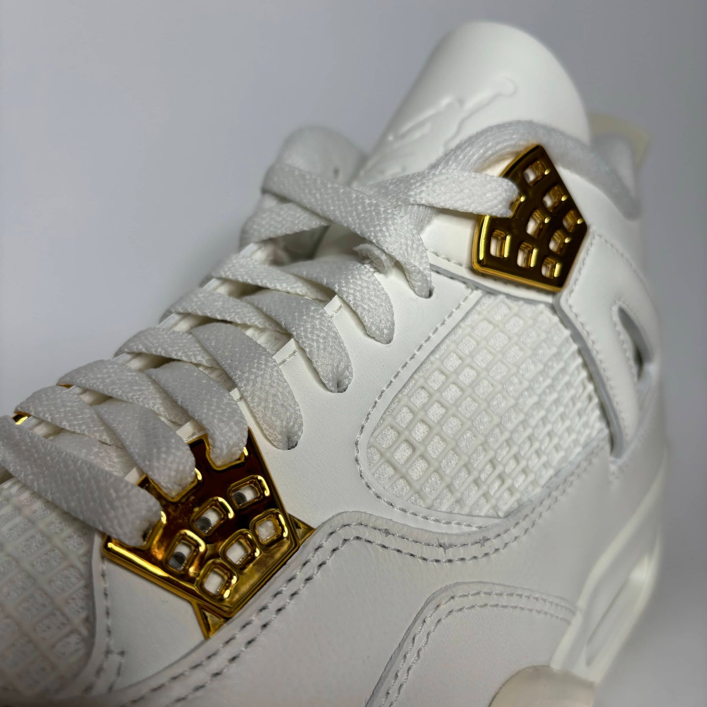 Nike Air Jordan 4 Retro Metallic Gold (W) Detail