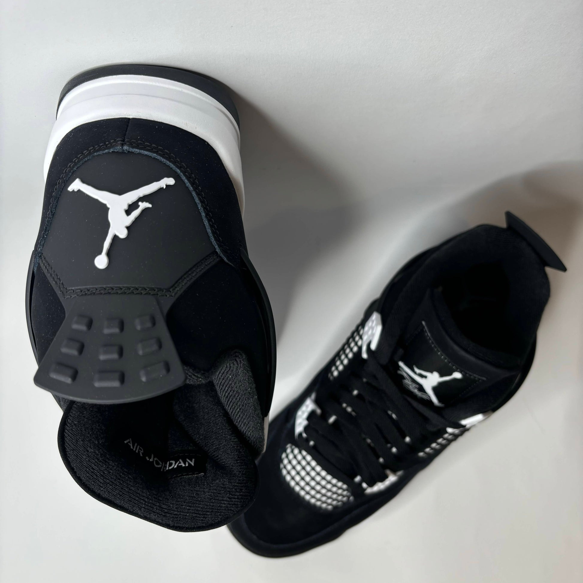 Nike Air Jordan Retro White Thunder