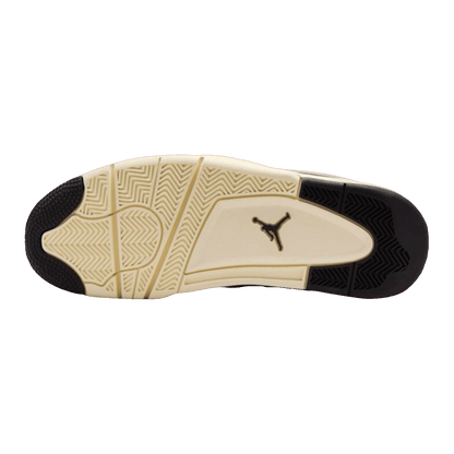 Nike Air Jordan 4 RM Black Sail Sohle