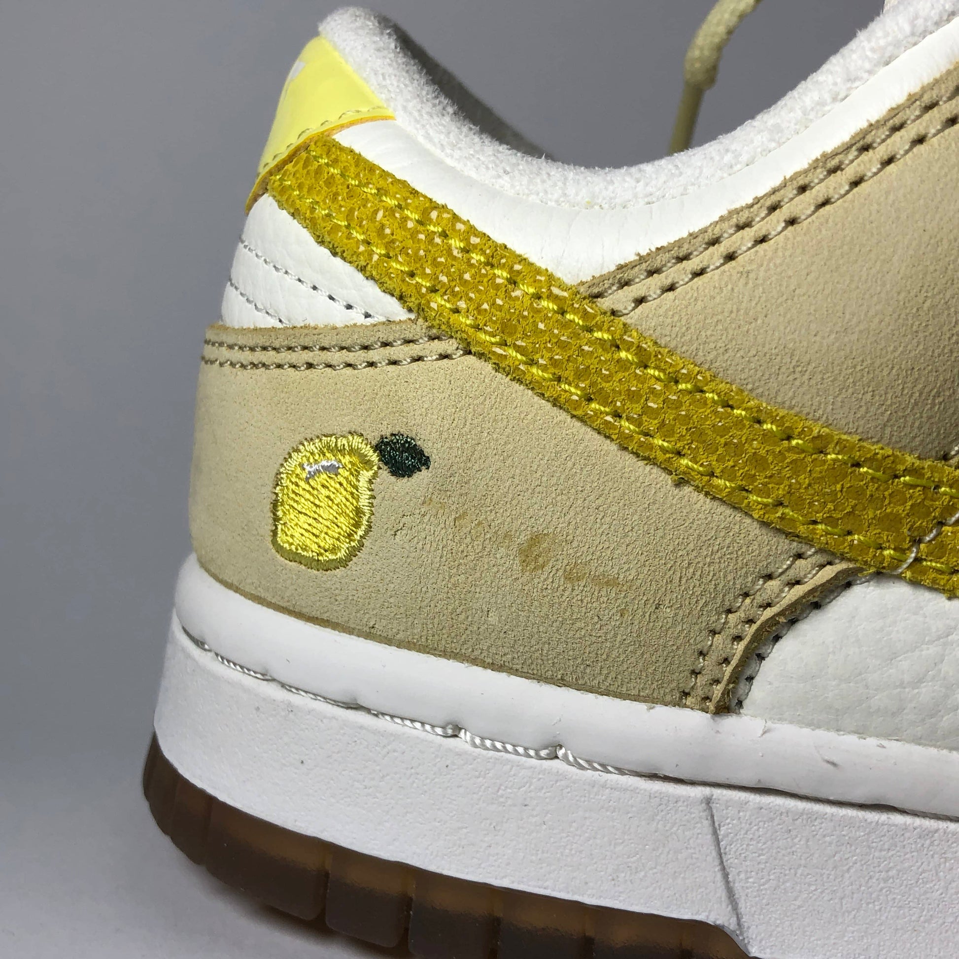 Nike Dunk Low Lemon Drop (W) Flaw