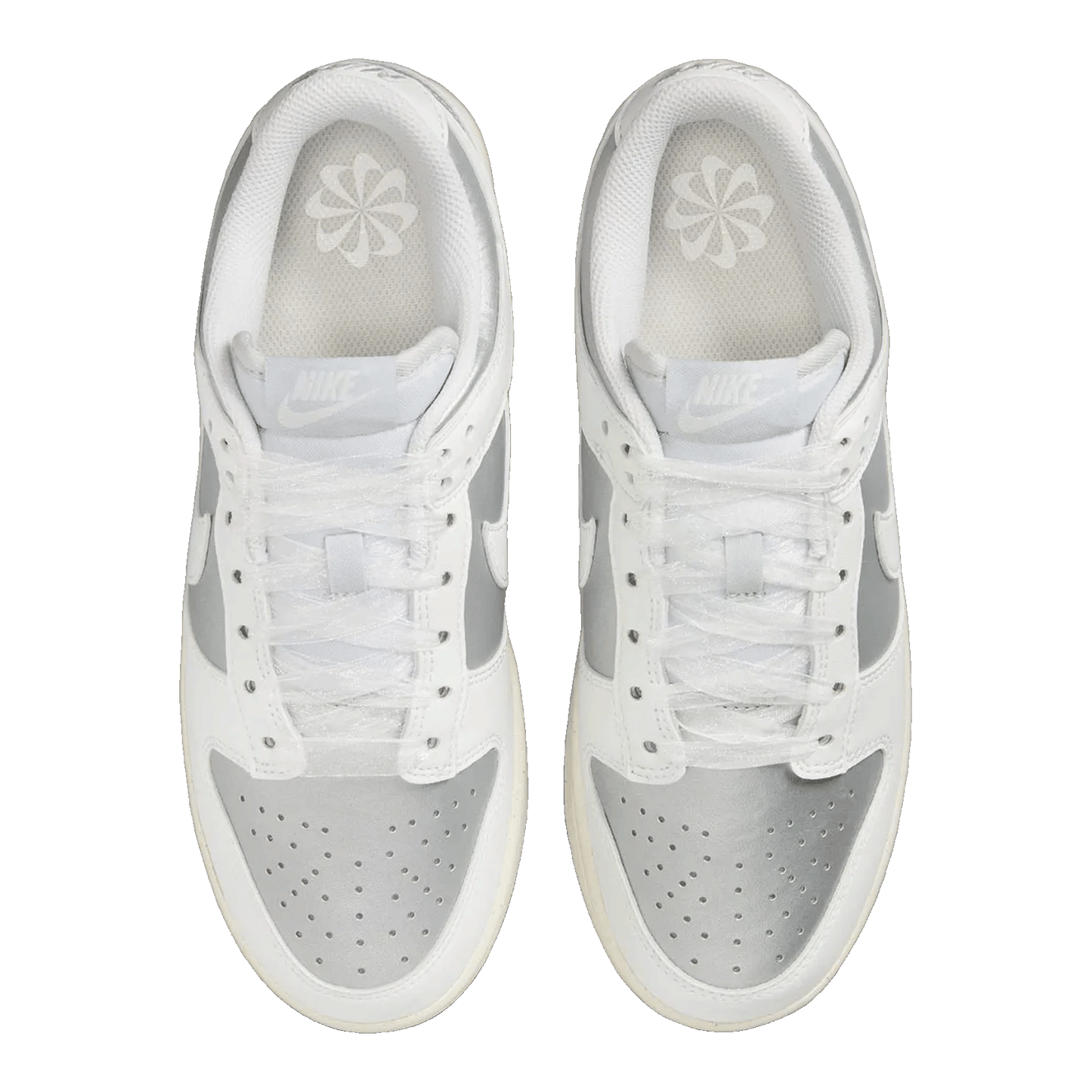 Nike Dunk Low Next Nature Sheer Lace Metallic Platinum (W) Oben IB7311-001