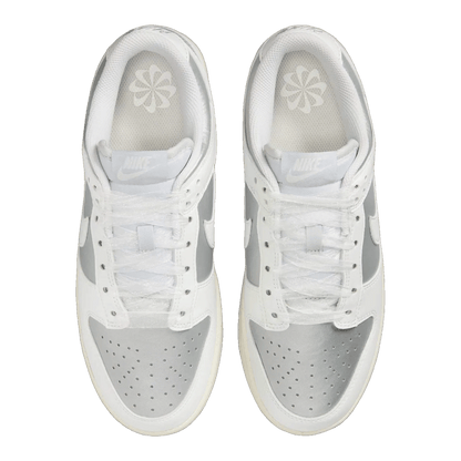 Nike Dunk Low Next Nature Sheer Lace Metallic Platinum (W) Oben IB7311-001