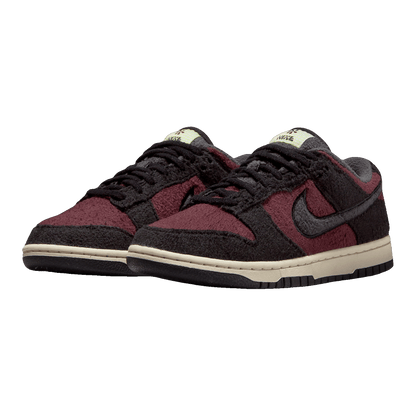 Nike Dunk Low SE Fleece Pack Burgundy Crush (W) Side DQ7579-600