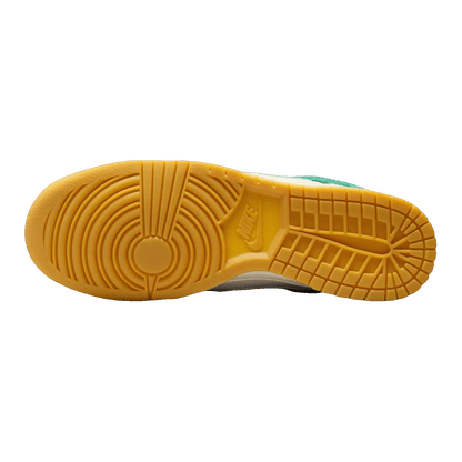 Nike Dunk Low SE Malachite Sohle HQ1519-030