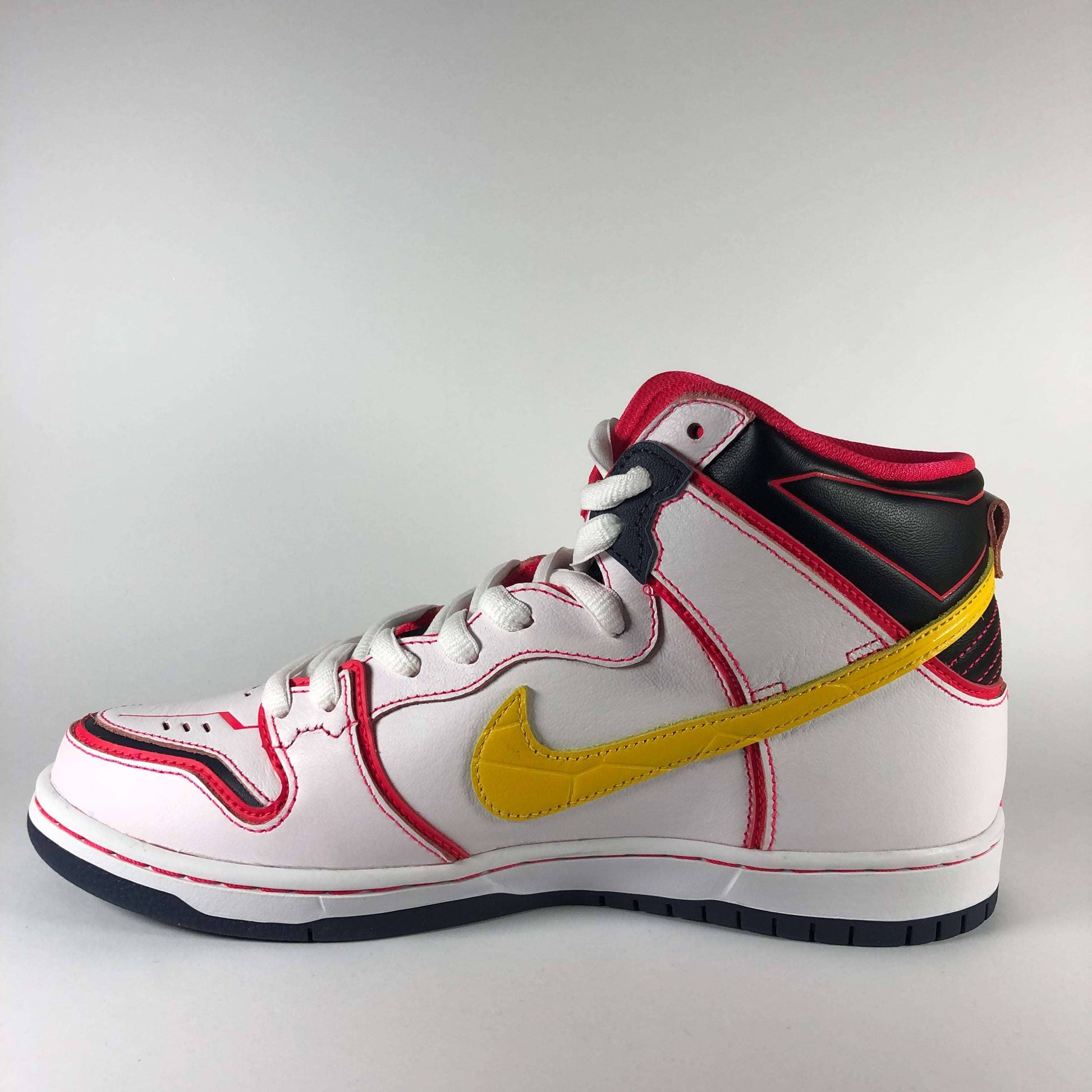 Nike SB Dunk High RX-0 Unicorn Gundam Rechts