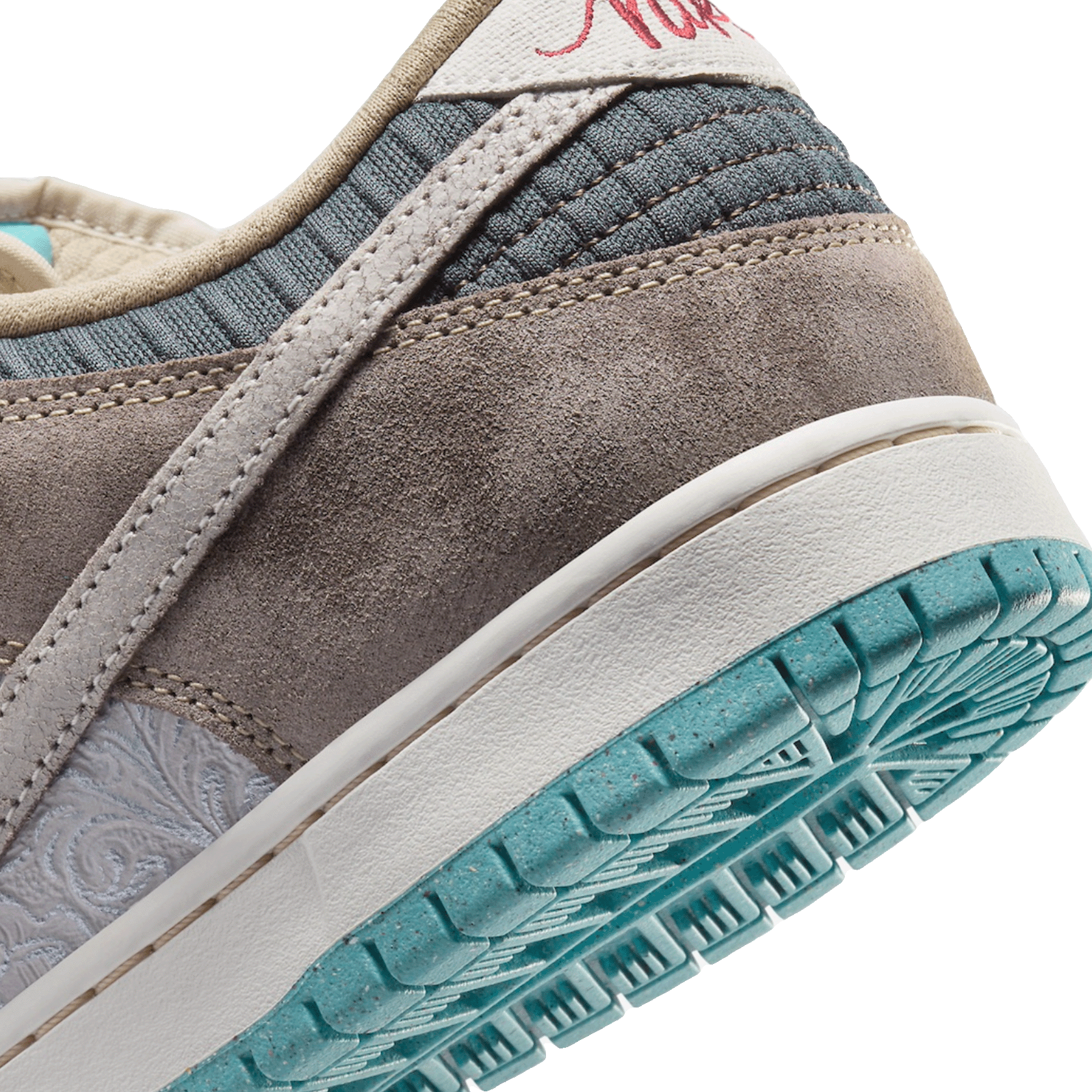 Nike SB Dunk Low Big Money Savings Detail