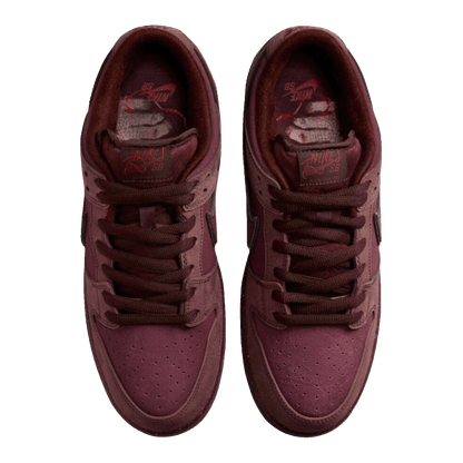 Nike SB Dunk Low City of Love Burgundy Crush Oben