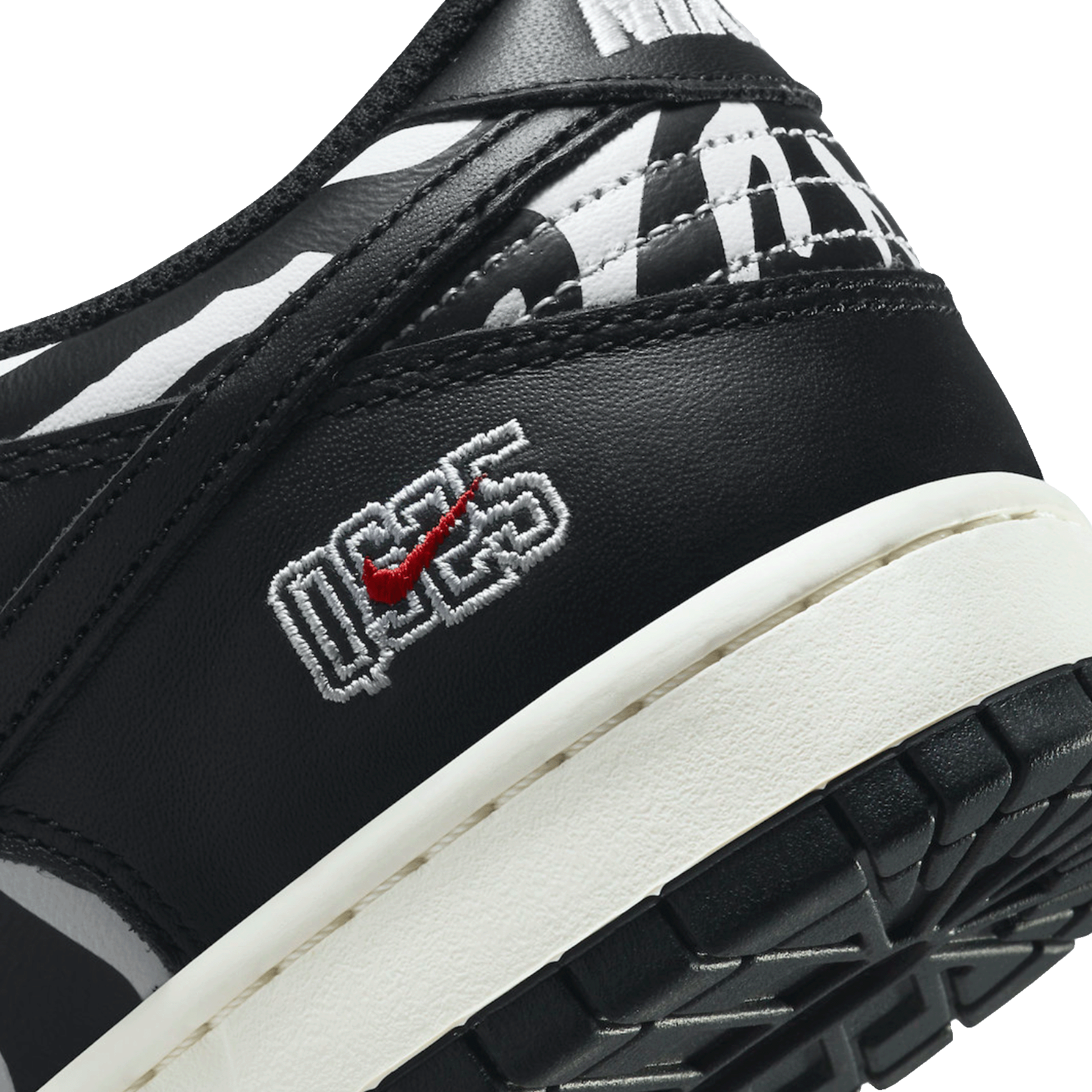 Nike SB Dunk Low OG QS Quartersnacks Zebra Detail