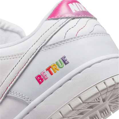 Nike SB Dunk Low Pro Be True Detail