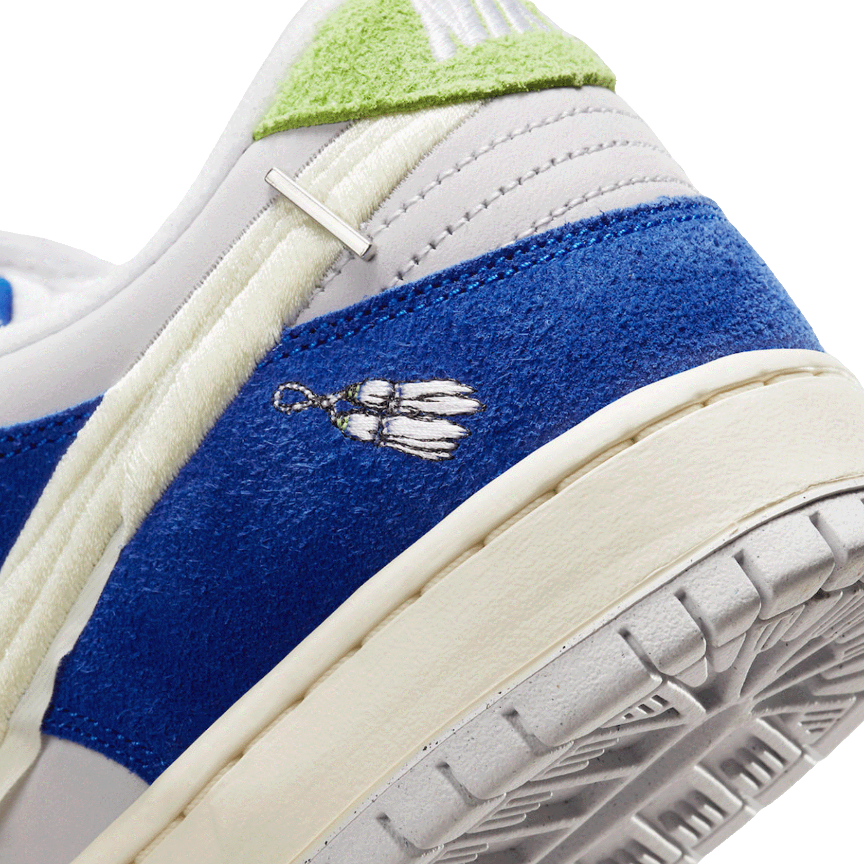 Nike SB Dunk Low Pro Fly Streetwear Gardenia Detail