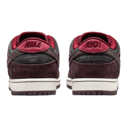Nike SB Dunk Low Riot Skateshop Back